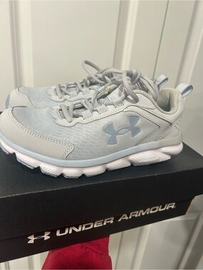 Under Armour Sneakers